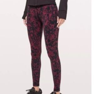 Lululemon High Rise Wunder Under 28” inseam Leggings in Black and Red